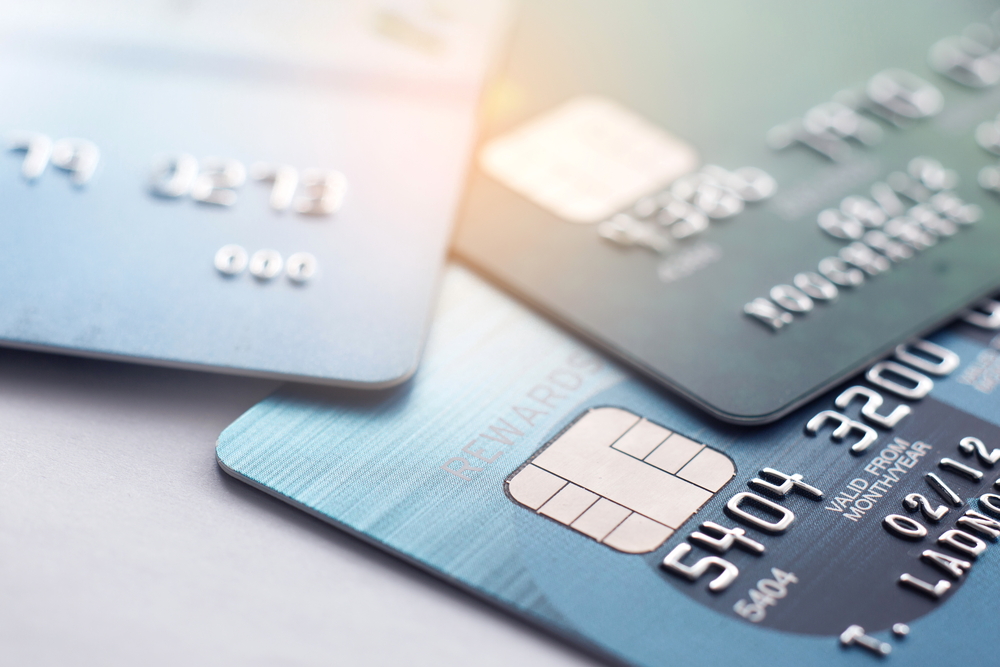 7 Perbedaan Antara Kartu Debit dan Kredit
