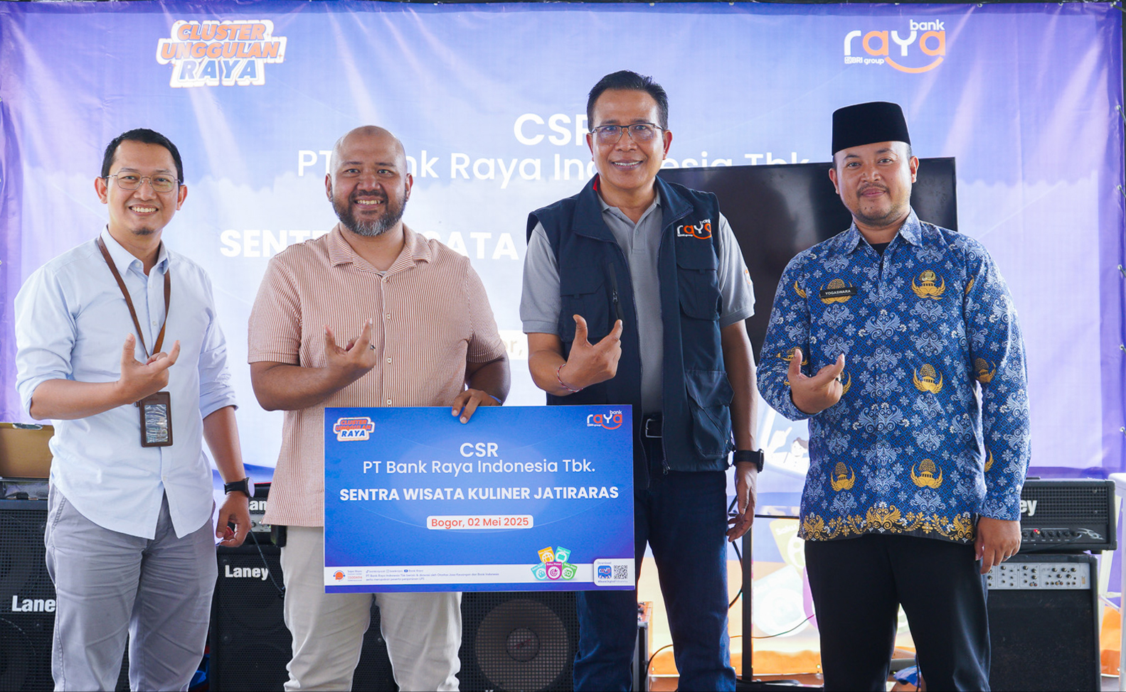 Bank Raya Serahkan CSR Kepada Cluster Unggulan Jatiraras Sawarga Cibinong, Dukung Komunitas Pelaku Usaha Go Digital dengan Raya App